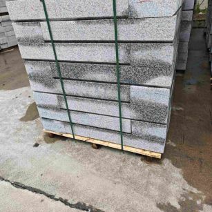 辽源芙蓉白路牙石，马路牙子