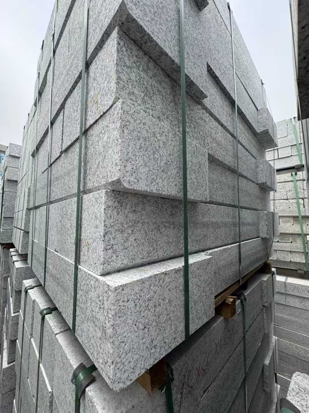 辽源芝麻白路牙石 马路牙子