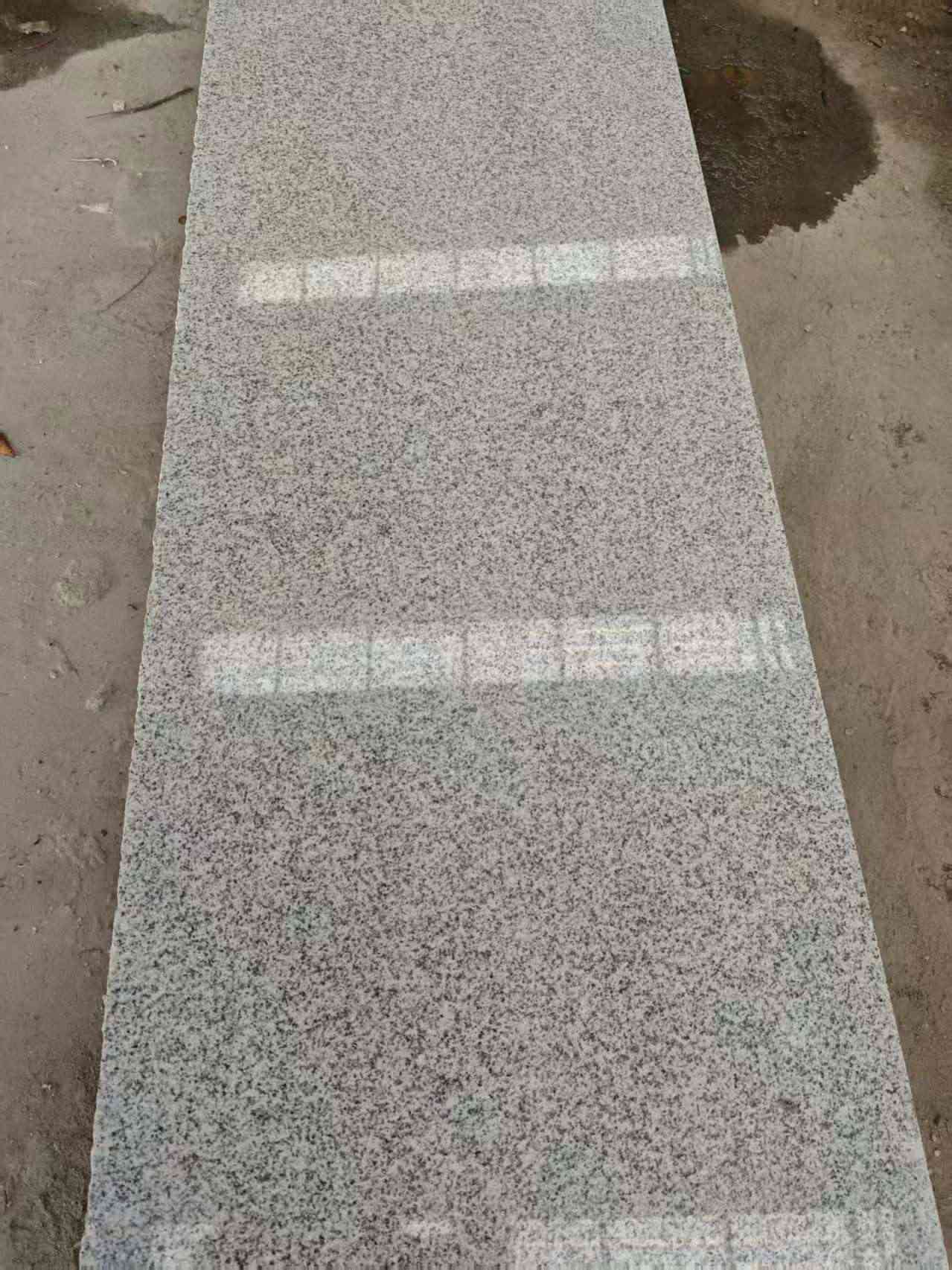 辽源芝麻白光面毛板